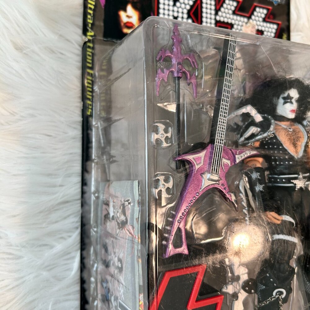 KISS Paul Stanley Action Figure - Picture 4 of 6